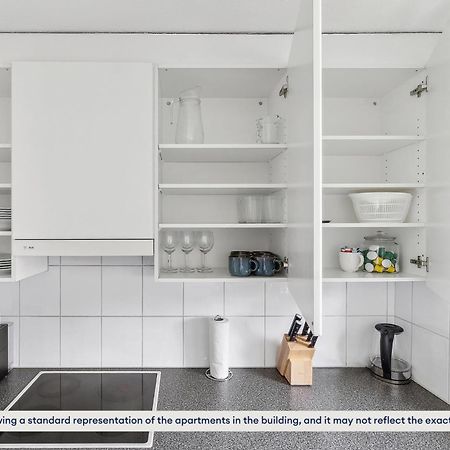 Urban Living Redefined: Apartment In Oerlikon Zürich Exterior foto